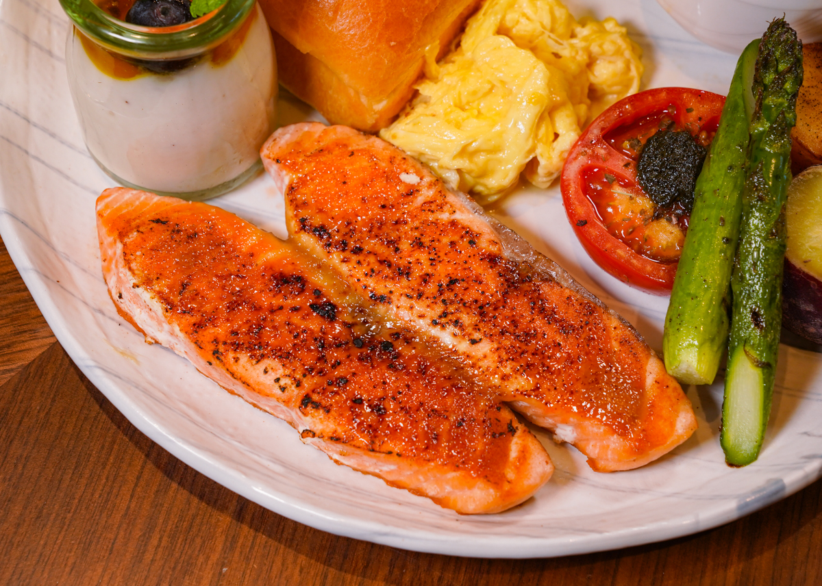 [高雄]高雄圓山秘境餐酒館-果嶺旁秘境高雄早午餐!人人都可來的湖景總統套房!! @美食好芃友（芃芃）