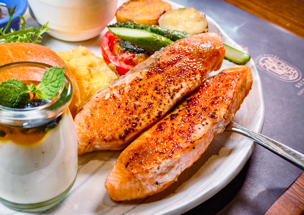 [高雄]高雄圓山秘境餐酒館-果嶺旁秘境高雄早午餐!人人都可來的湖景總統套房!! @美食好芃友（芃芃）