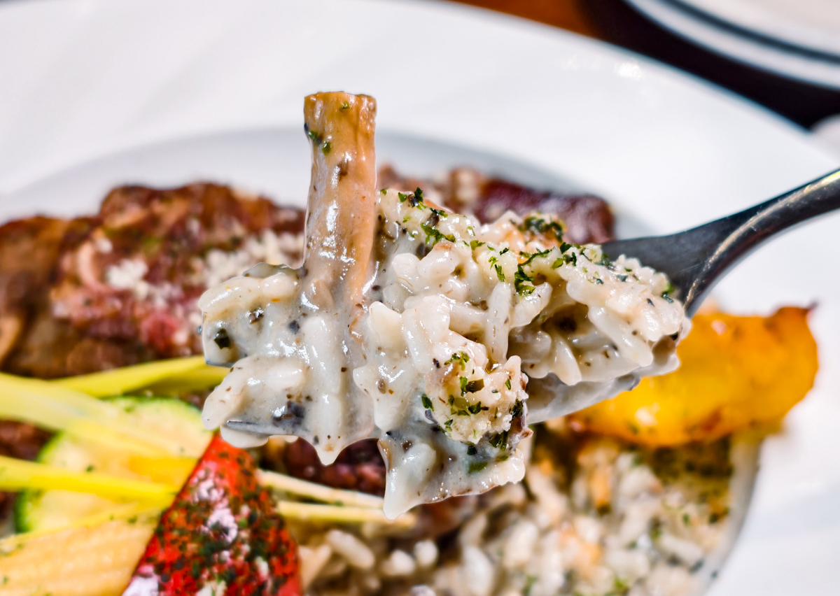 [高雄]高雄圓山秘境餐酒館-果嶺旁秘境高雄早午餐!人人都可來的湖景總統套房!! @美食好芃友（芃芃）