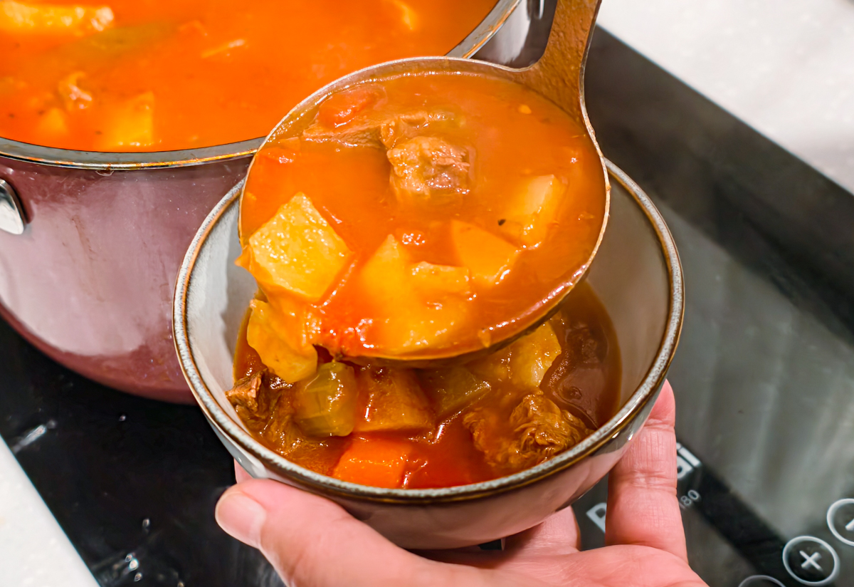 [高雄]史家庄清燉牛肉湯- 家傳50年清燉牛肉湯!膽滿大塊手切牛腩~火鍋湯底料理一包搞定 @美食好芃友（芃芃）