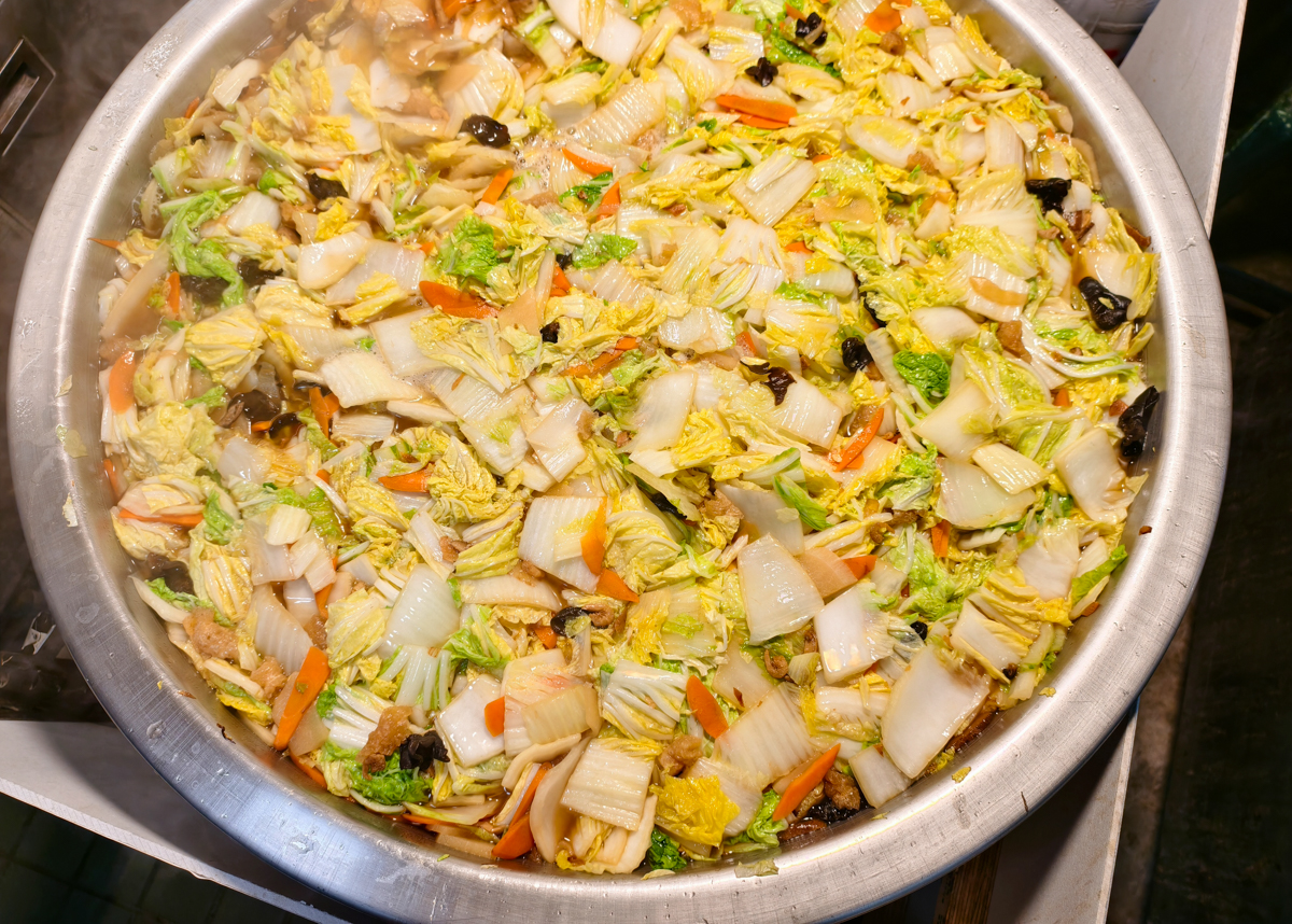 [高雄]大俠手路菜-楠梓德民黃昏市場必吃!現炒白菜滷x平價好吃麻油雞飯 @美食好芃友（芃芃）