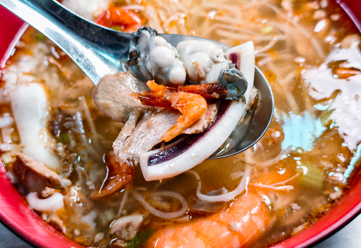 [高雄]丫娥東港海鮮飯湯-豪爽東港大姐家鄉味!鮪魚海鮮料爆出來海鮮飯湯 @美食好芃友（芃芃）