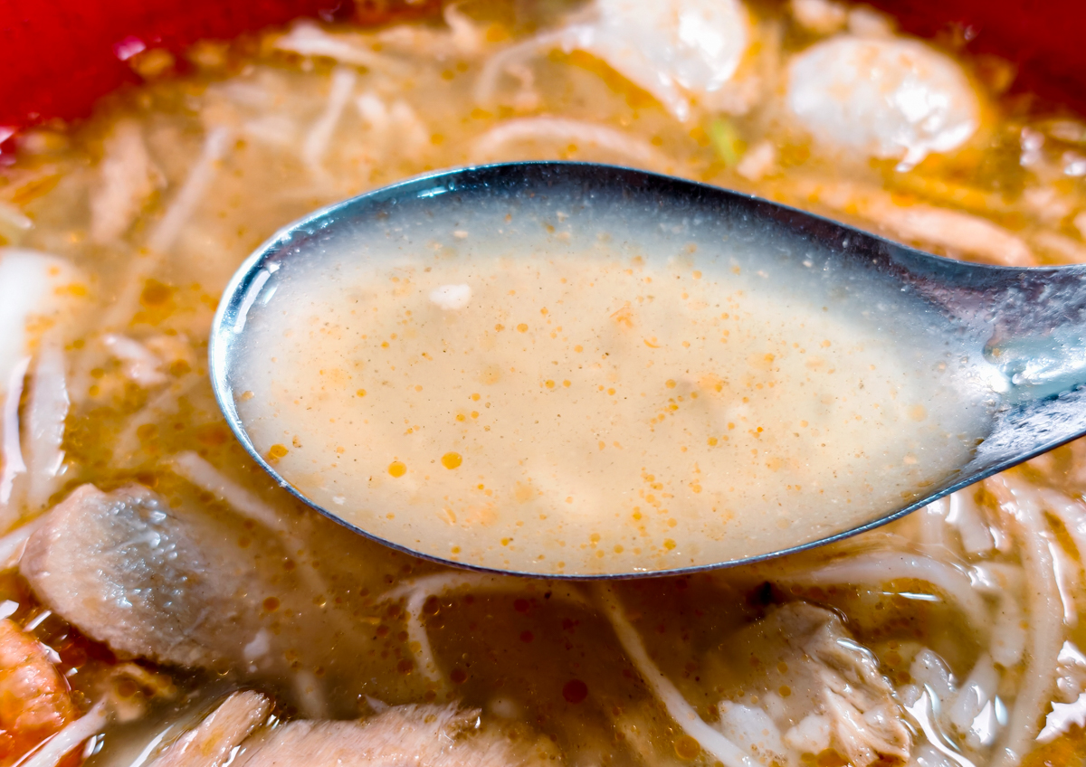 [高雄]丫娥東港海鮮飯湯-豪爽東港大姐家鄉味!鮪魚海鮮料爆出來海鮮飯湯 @美食好芃友（芃芃）