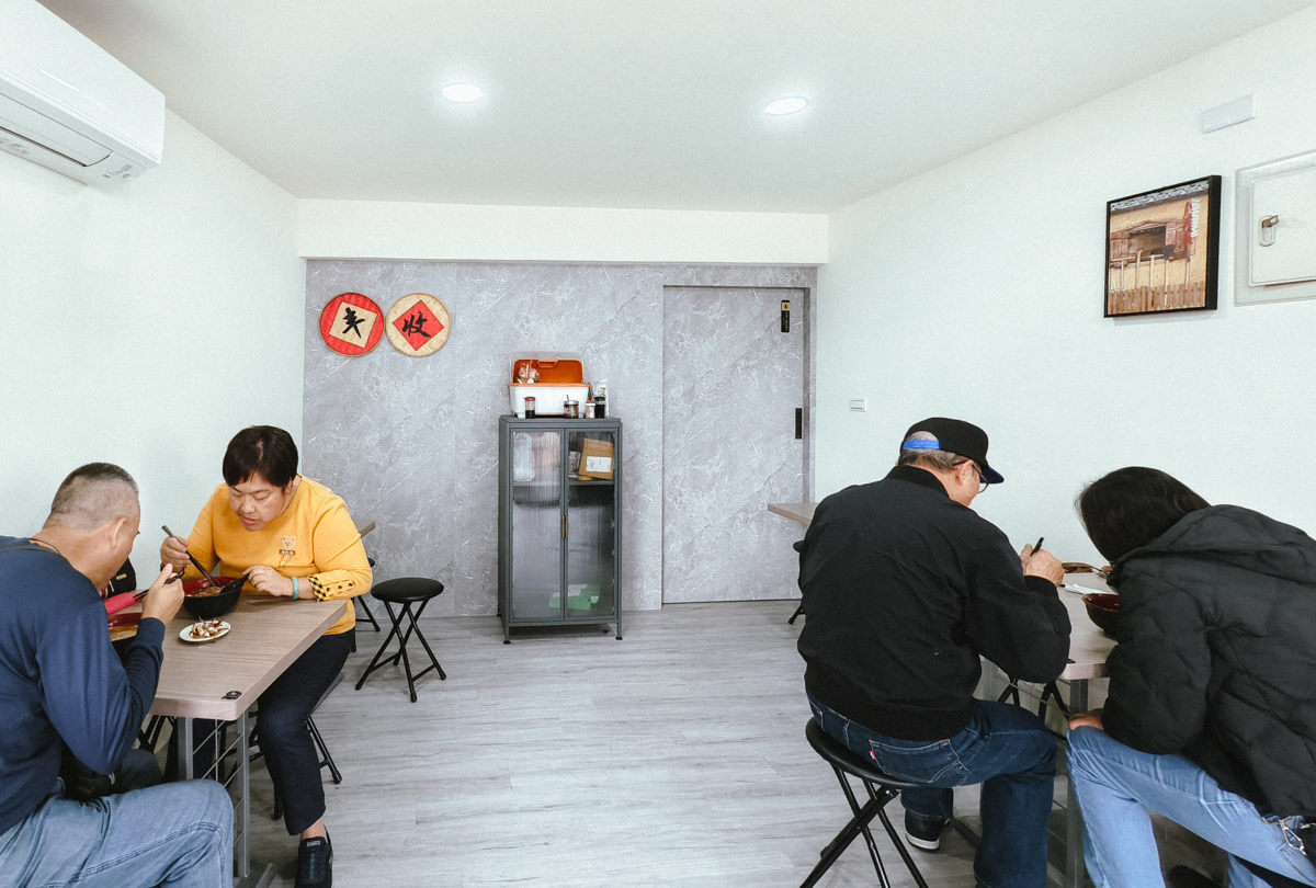 [高雄]丫娥東港海鮮飯湯-豪爽東港大姐家鄉味!鮪魚海鮮料爆出來海鮮飯湯 @美食好芃友（芃芃）