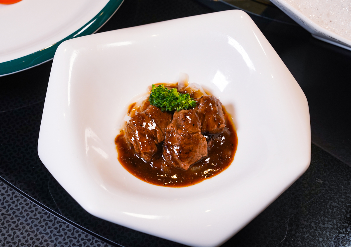 [高雄]宮圓日本料理-40年老字號高雄日本料理~日本人也超愛的隱藏版壽喜燒! @美食好芃友（芃芃）