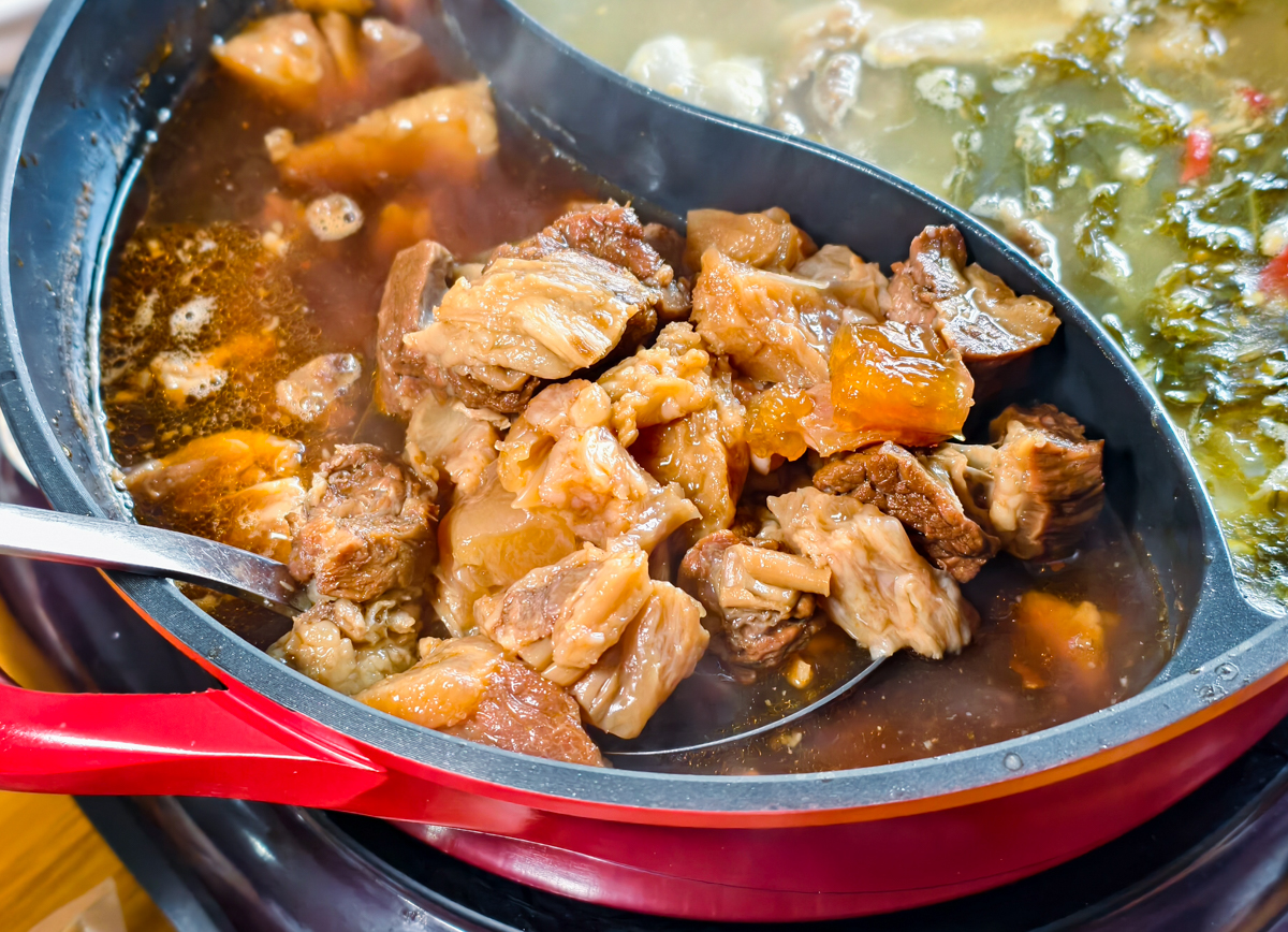 一鍋給足 600 克肉量：全國麗園「一斤肉牛肉爐」在家也能輕鬆享用飯店主廚手藝 @美食好芃友（芃芃）