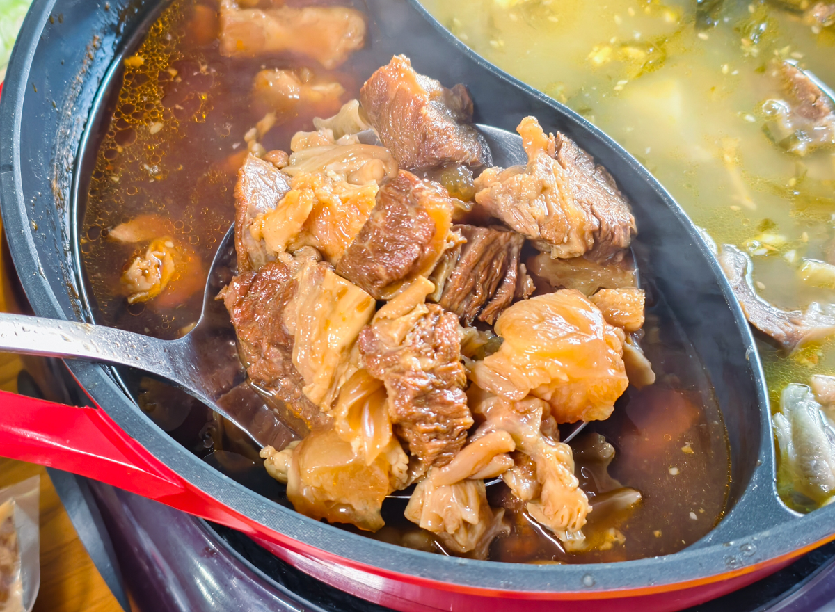 一鍋給足 600 克肉量：全國麗園「一斤肉牛肉爐」在家也能輕鬆享用飯店主廚手藝 @美食好芃友（芃芃）