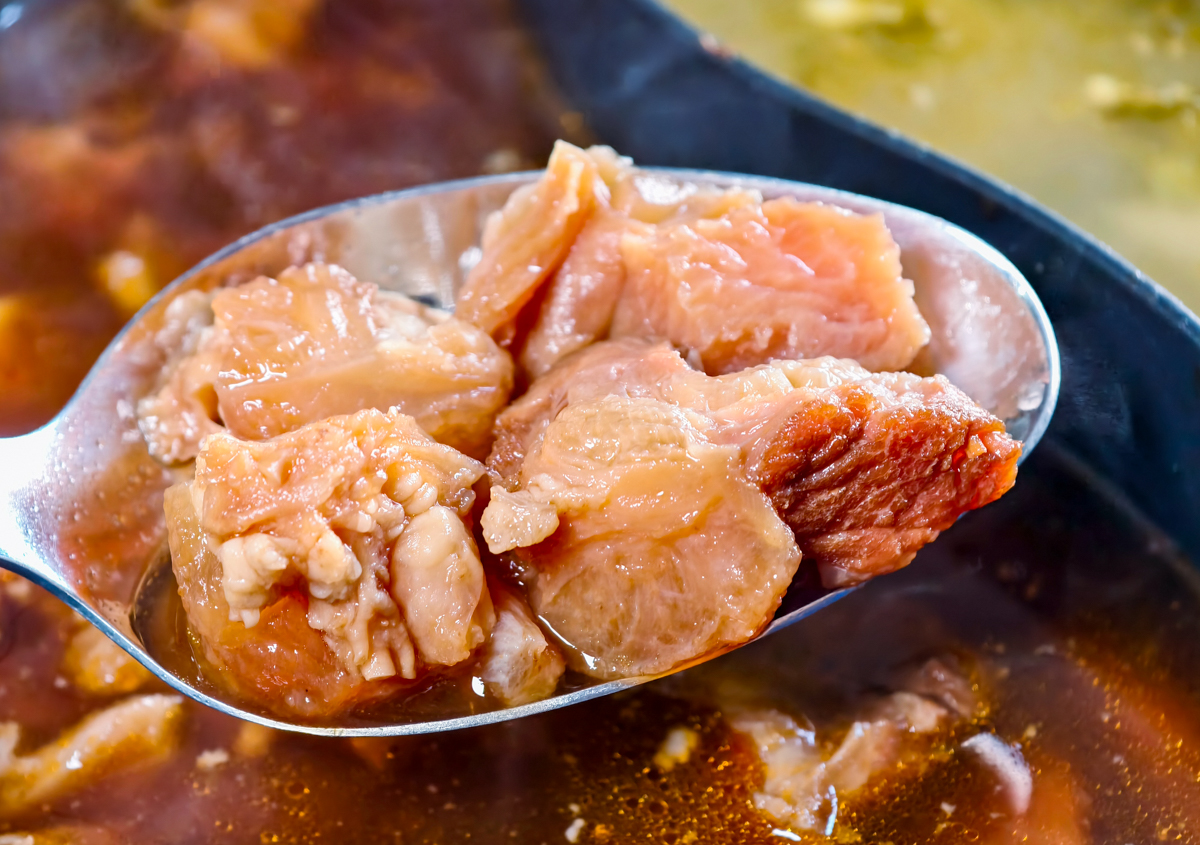 一鍋給足 600 克肉量：全國麗園「一斤肉牛肉爐」在家也能輕鬆享用飯店主廚手藝 @美食好芃友（芃芃）