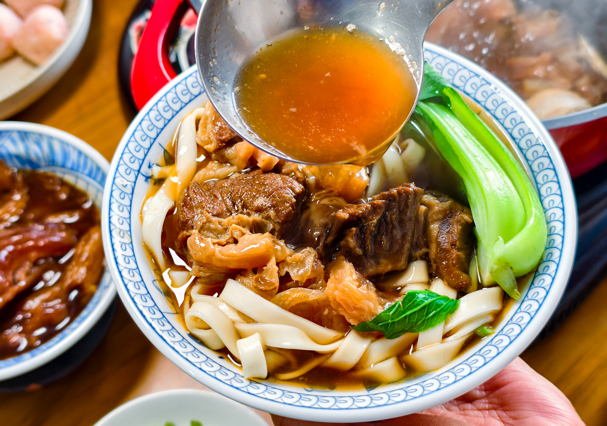 一鍋給足 600 克肉量：全國麗園「一斤肉牛肉爐」在家也能輕鬆享用飯店主廚手藝 @美食好芃友（芃芃）