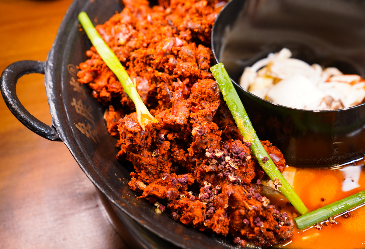 [高雄]叁庚半火鍋-最道地高雄重慶麻辣火鍋!晚餐吃到宵夜都有!老闆親炒麻辣底料 @美食好芃友（芃芃）