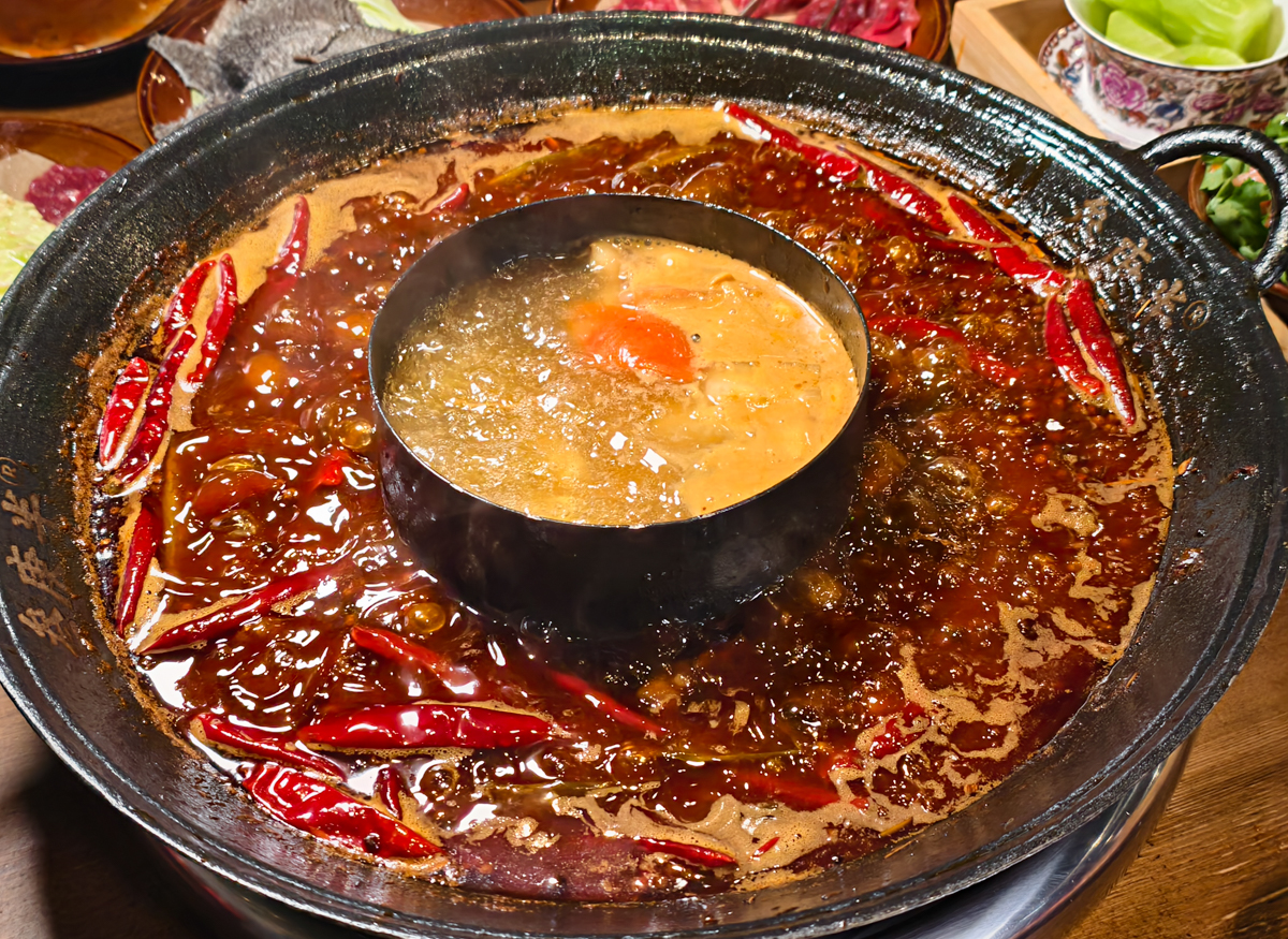 [高雄]叁庚半火鍋-最道地高雄重慶麻辣火鍋!晚餐吃到宵夜都有!老闆親炒麻辣底料 @美食好芃友（芃芃）