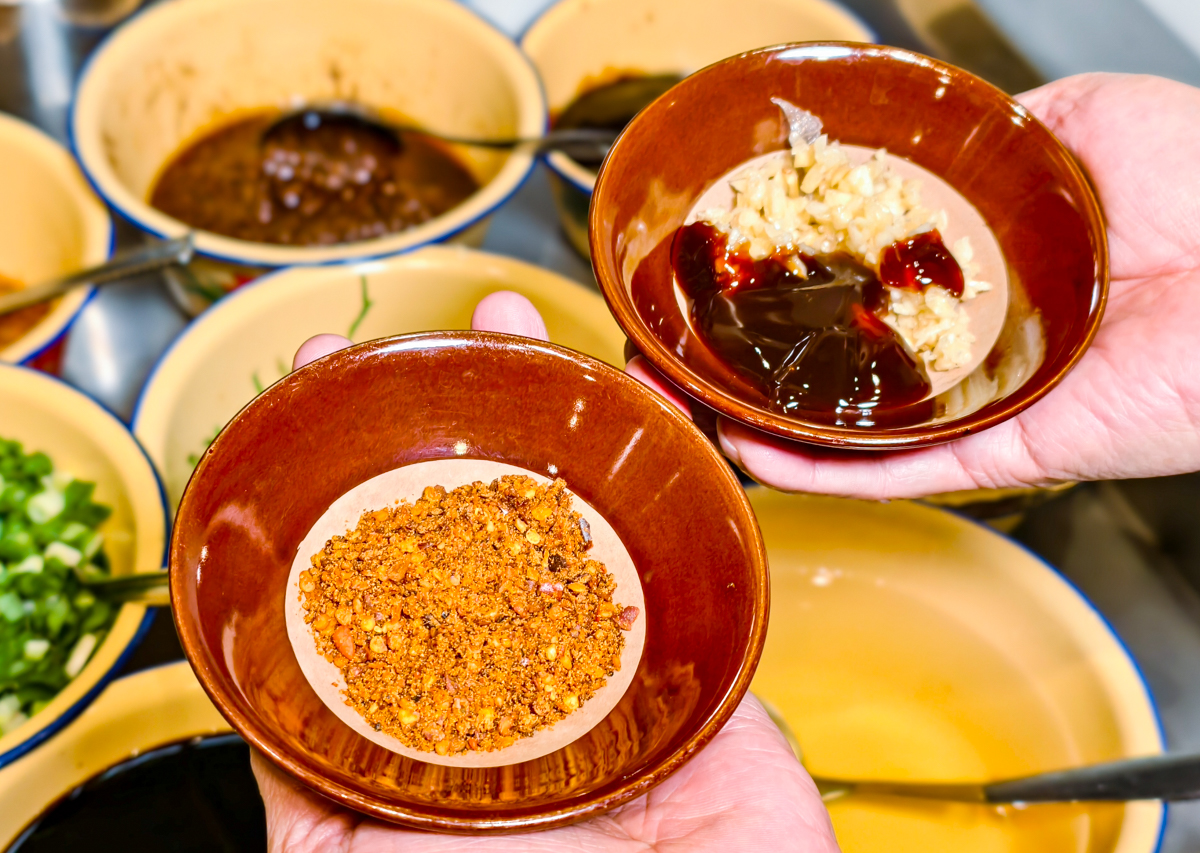 [高雄]叁庚半火鍋-最道地高雄重慶麻辣火鍋!晚餐吃到宵夜都有!老闆親炒麻辣底料 @美食好芃友（芃芃）