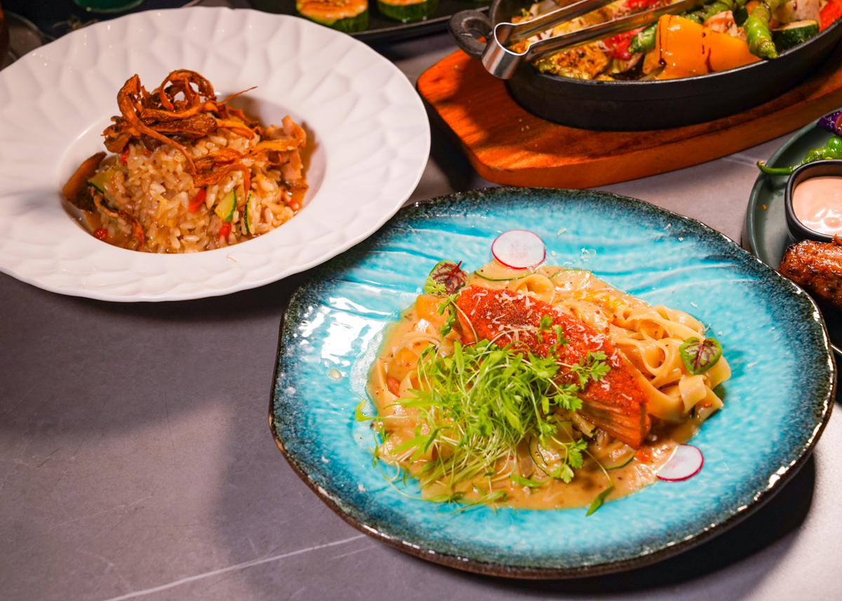 [高雄]拾光餐酒館-新堀江旁巷弄老宅氣氛餐酒館!高雄約會聚餐首選名單 @美食好芃友（芃芃）