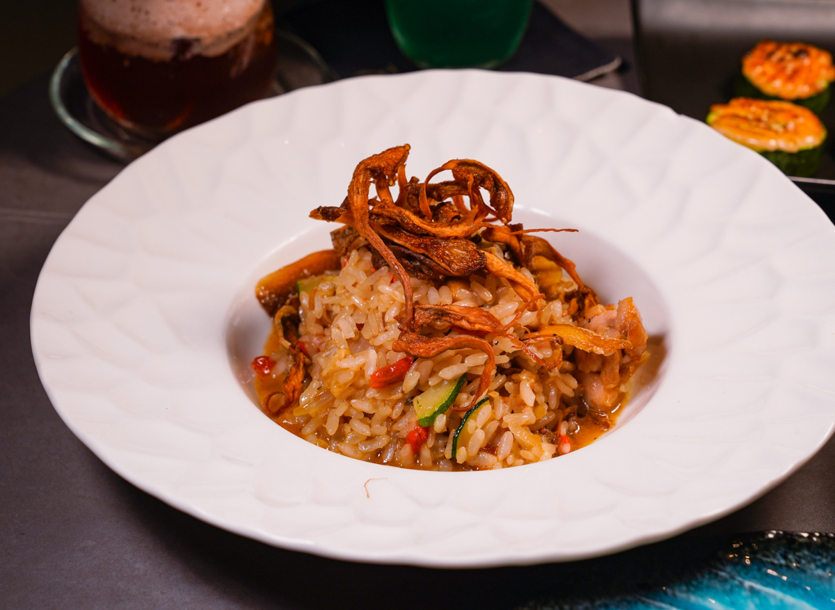 [高雄]拾光餐酒館-新堀江旁巷弄老宅氣氛餐酒館!高雄約會聚餐首選名單 @美食好芃友（芃芃）