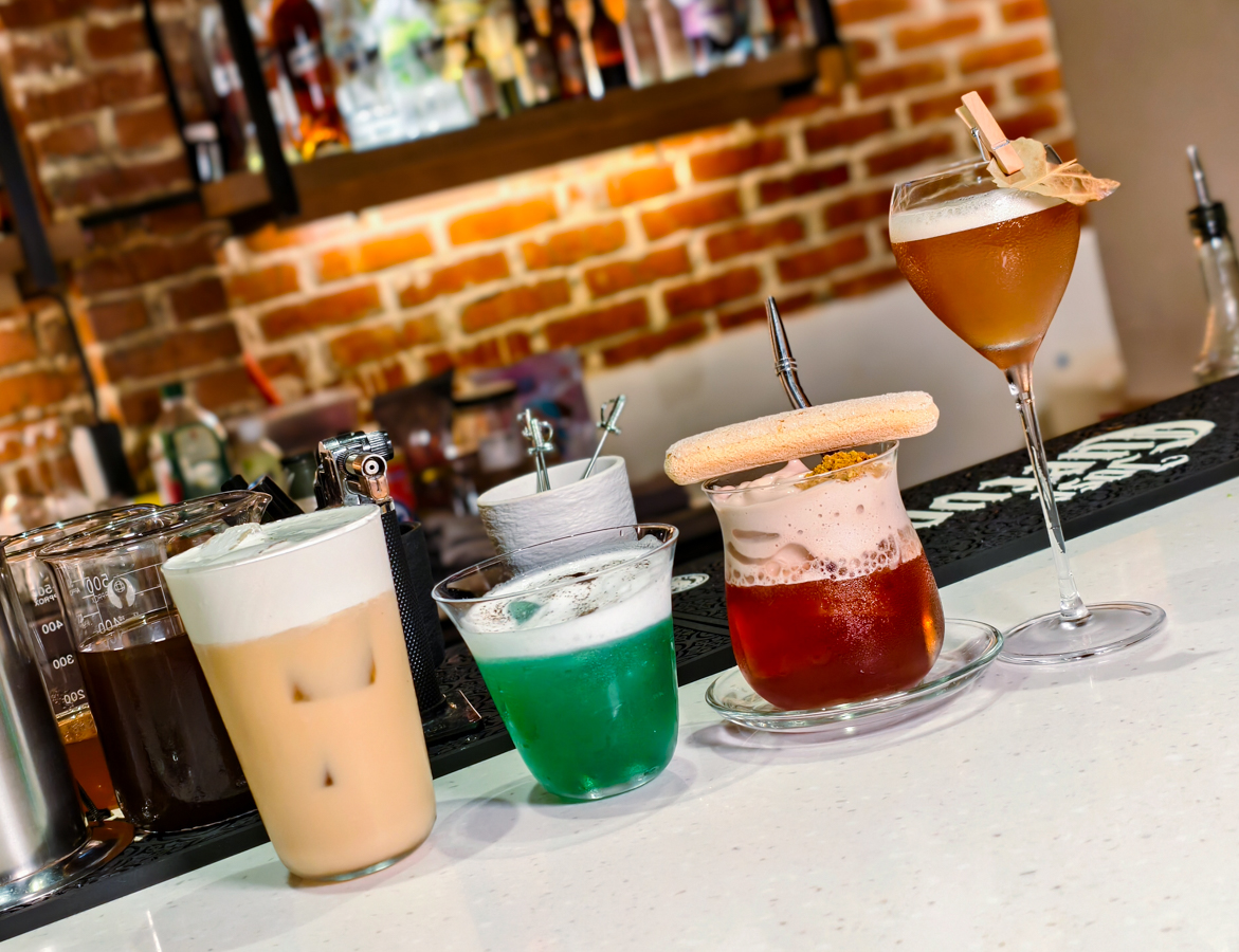 [高雄]拾光餐酒館-新堀江旁巷弄老宅氣氛餐酒館!高雄約會聚餐首選名單 @美食好芃友（芃芃）