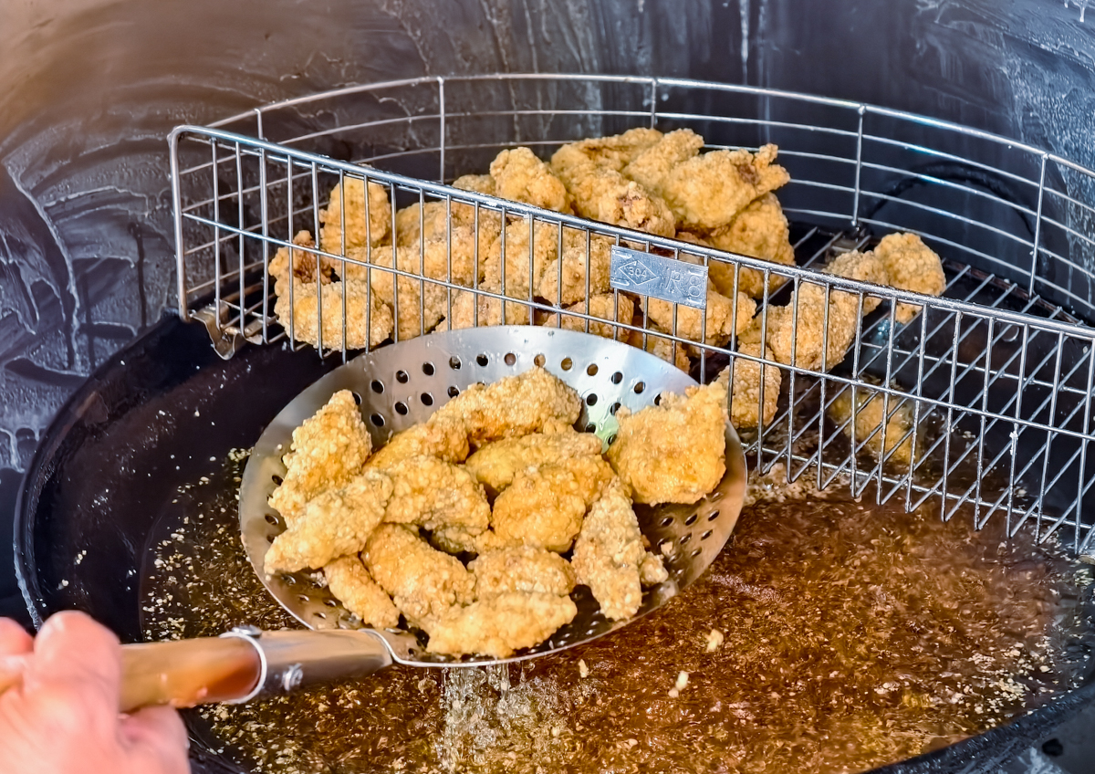 [高雄]三伯仔土魠魚羹-開門就排隊的30年高雄土魠魚羹老店~魚塊超酥超飽滿! @美食好芃友（芃芃）