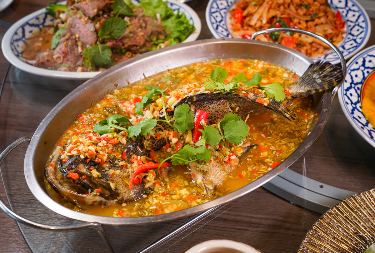 [高雄]夜泰美-凹子底站附近超強高雄泰式餐廳!香料層次豐富北泰口味~ @美食好芃友（芃芃）