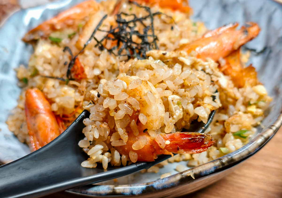 [高雄]炎上燒物製所-中央公園附近低調人氣高雄居酒屋!炭烤串燒超級香! @美食好芃友（芃芃）