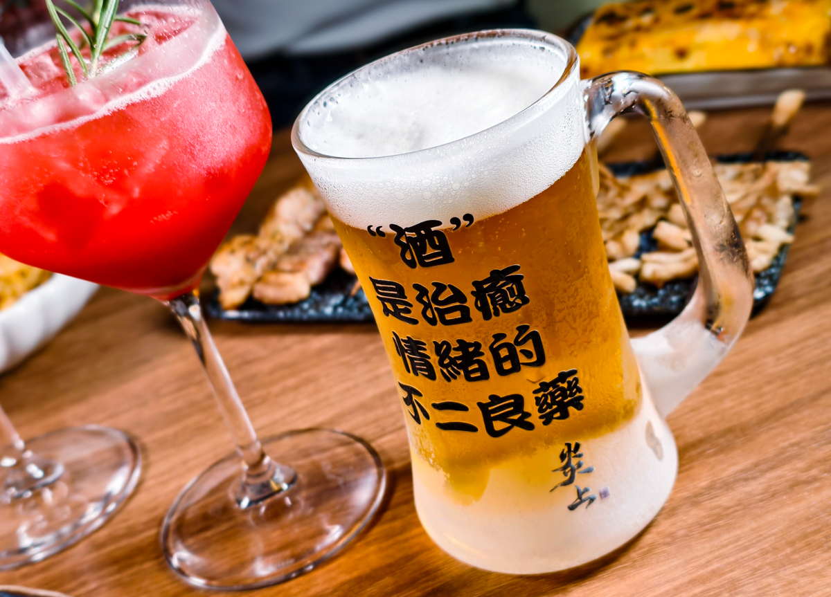 [高雄]炎上燒物製所-中央公園附近低調人氣高雄居酒屋!炭烤串燒超級香! @美食好芃友（芃芃）