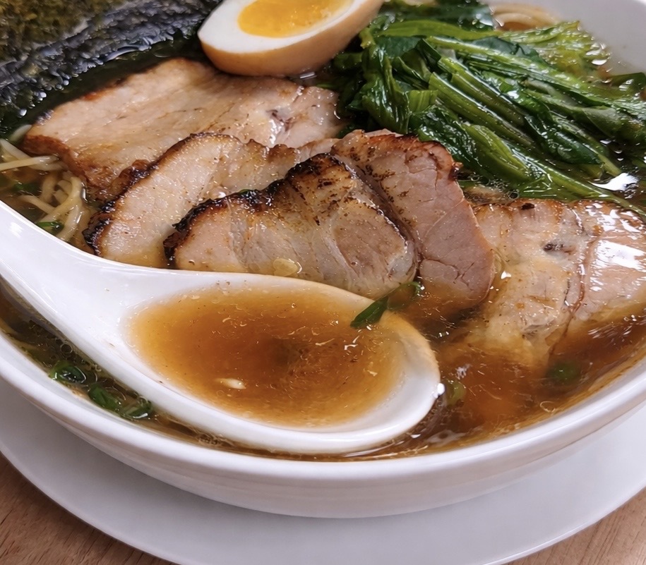 [高雄]島之麵屋拉麵-低調人氣高雄淡麗系拉麵店!層次順口的鹽味湯頭~必點日式炒麵 @美食好芃友（芃芃）