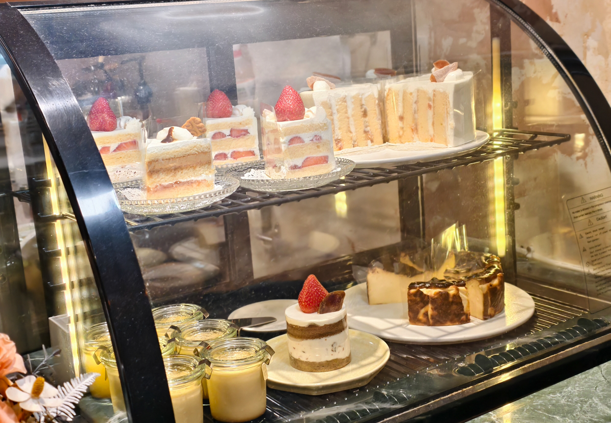 [高雄]福利咖啡社-鹽埕區籐椅老店改造老屋咖啡店~恰到好處的復古氛圍 @美食好芃友（芃芃）