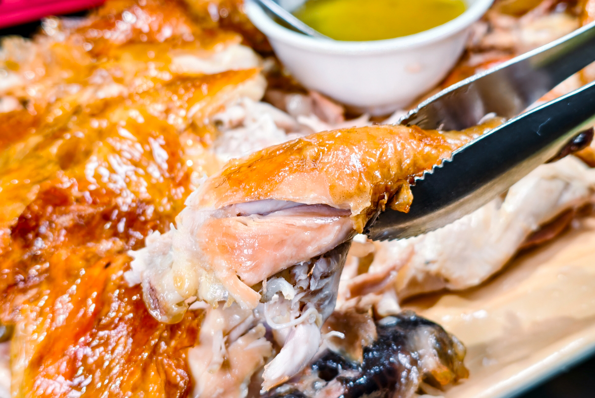 [南投]竹香園甕缸雞-南投紫南宮最紅甕仔雞!全台首創手剝甕缸雞~金黃脆皮x超嫩雞肉 @美食好芃友（芃芃）