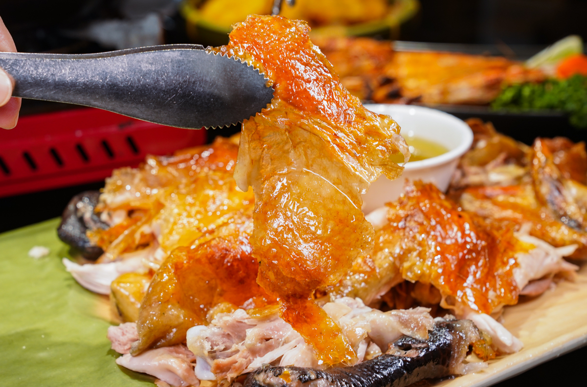 [南投]竹香園甕缸雞-南投紫南宮最紅甕仔雞!全台首創手剝甕缸雞~金黃脆皮x超嫩雞肉 @美食好芃友（芃芃）