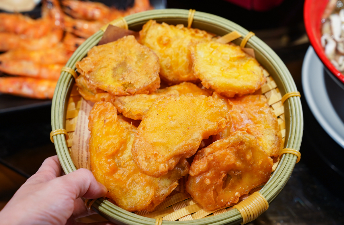 [南投]竹香園甕缸雞-南投紫南宮最紅甕仔雞!全台首創手剝甕缸雞~金黃脆皮x超嫩雞肉 @美食好芃友（芃芃）