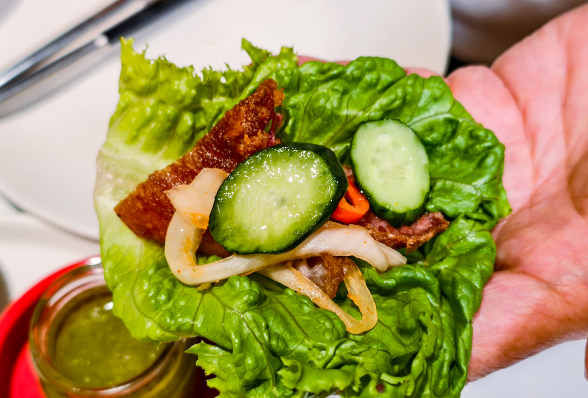 [高雄]PAPAYA泰-google評價4.7顆星!人氣大份量高雄泰式餐廳~必點泰式豬腳x超好吃泰式炒河粉! @美食好芃友（芃芃）