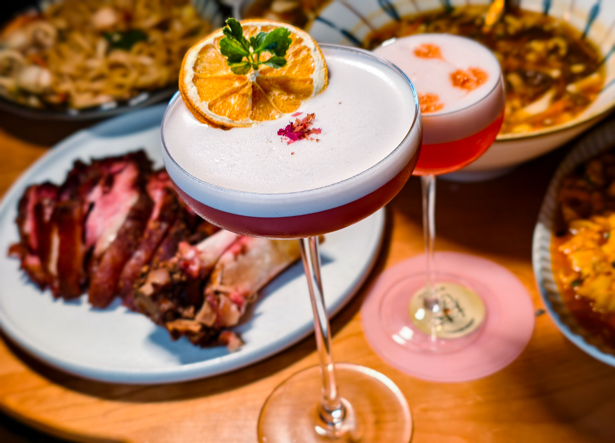 [高雄]棲QI BISTRO-新堀江最新聚餐熱門點!粉紅復古音樂餐酒館~必點驚艷好吃中式熱炒 @美食好芃友（芃芃）