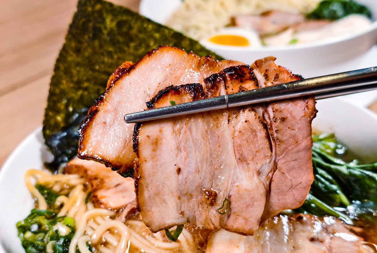 [高雄]島之麵屋拉麵-低調人氣高雄淡麗系拉麵店!層次順口的鹽味湯頭~必點日式炒麵 @美食好芃友（芃芃）