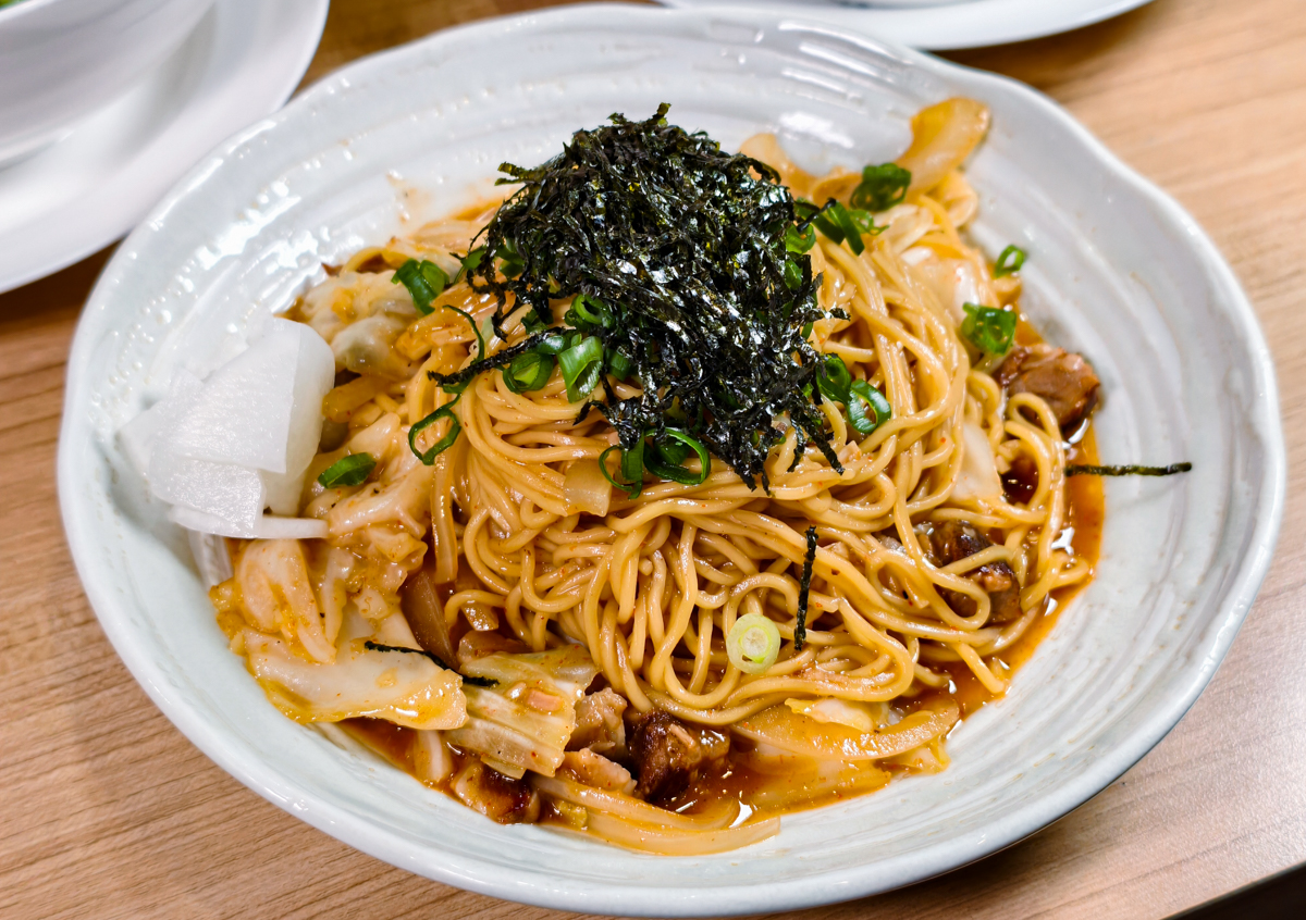 [高雄]島之麵屋拉麵-低調人氣高雄淡麗系拉麵店!層次順口的鹽味湯頭~必點日式炒麵 @美食好芃友（芃芃）