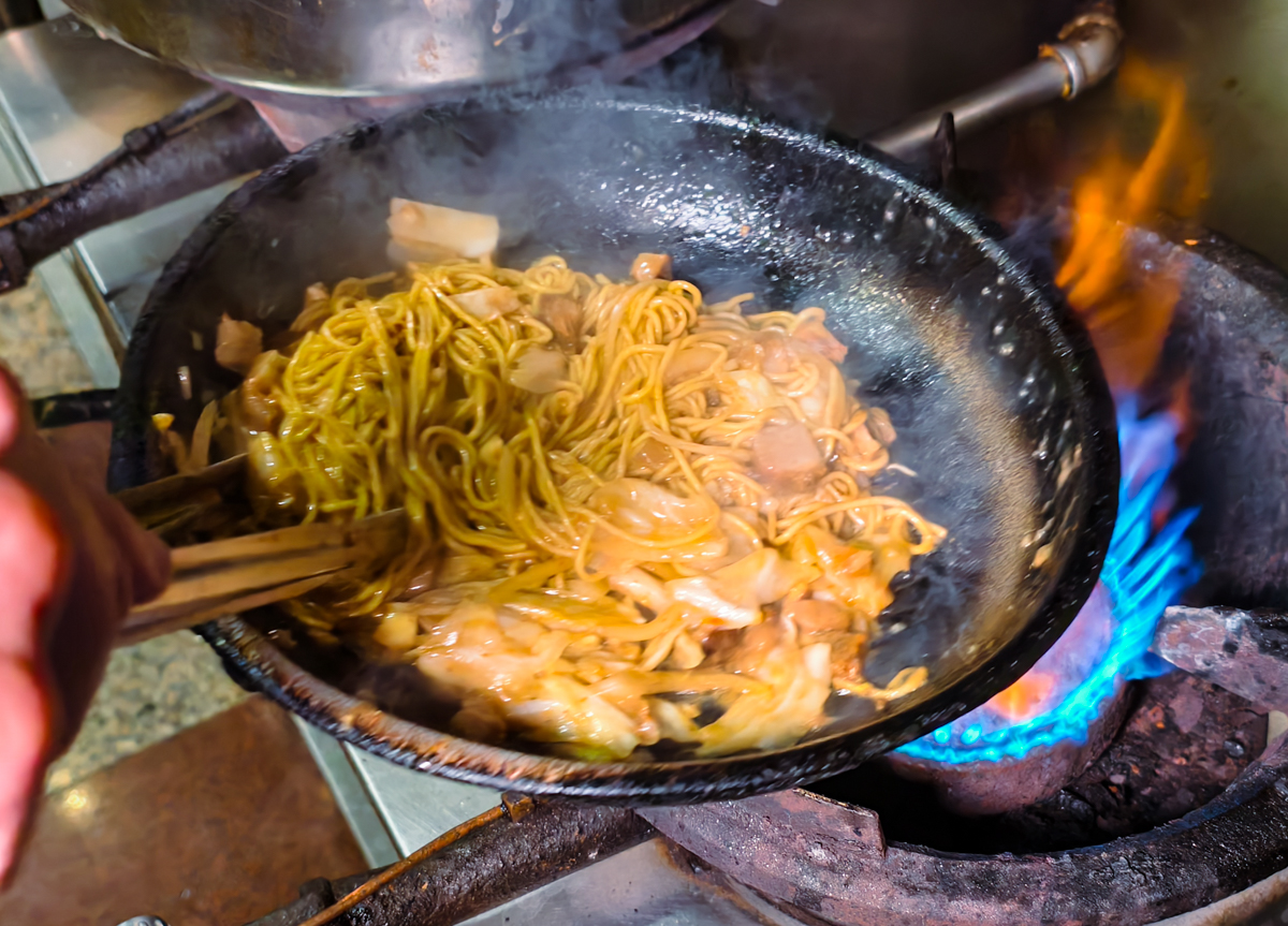 [高雄]島之麵屋拉麵-低調人氣高雄淡麗系拉麵店!層次順口的鹽味湯頭~必點日式炒麵 @美食好芃友（芃芃）