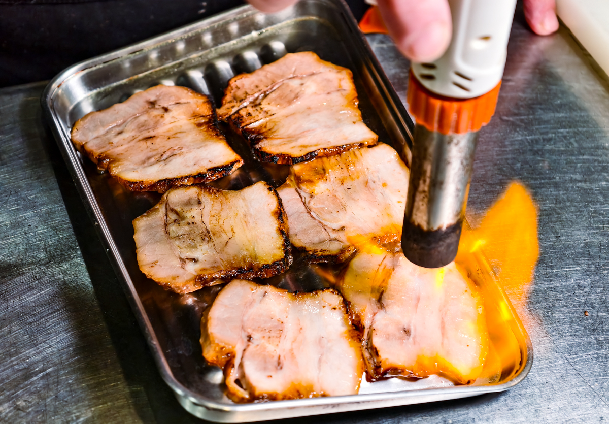 [高雄]島之麵屋拉麵-低調人氣高雄淡麗系拉麵店!層次順口的鹽味湯頭~必點日式炒麵 @美食好芃友（芃芃）