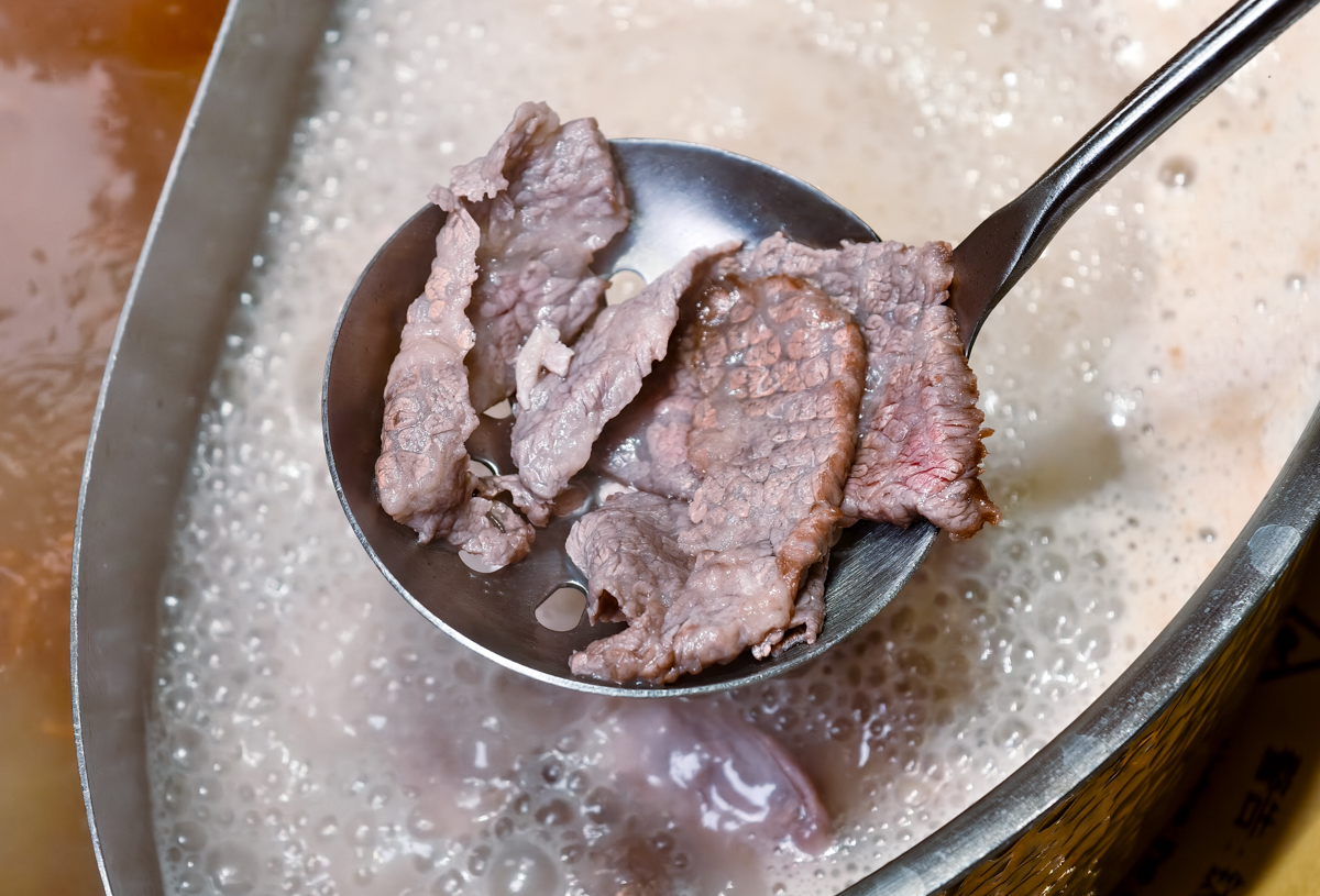 [高雄]湯王胡椒豬肚雞南屏店-高雄最強胡椒豬肚雞!熬煮8小時絕頂湯頭x必吃私房菜窩窩頭、臘味煲仔飯 @美食好芃友（芃芃）