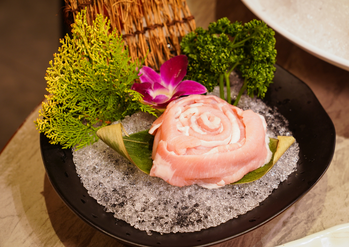 [高雄]湯王胡椒豬肚雞南屏店-高雄最強胡椒豬肚雞!熬煮8小時絕頂湯頭x必吃私房菜窩窩頭、臘味煲仔飯 @美食好芃友（芃芃）