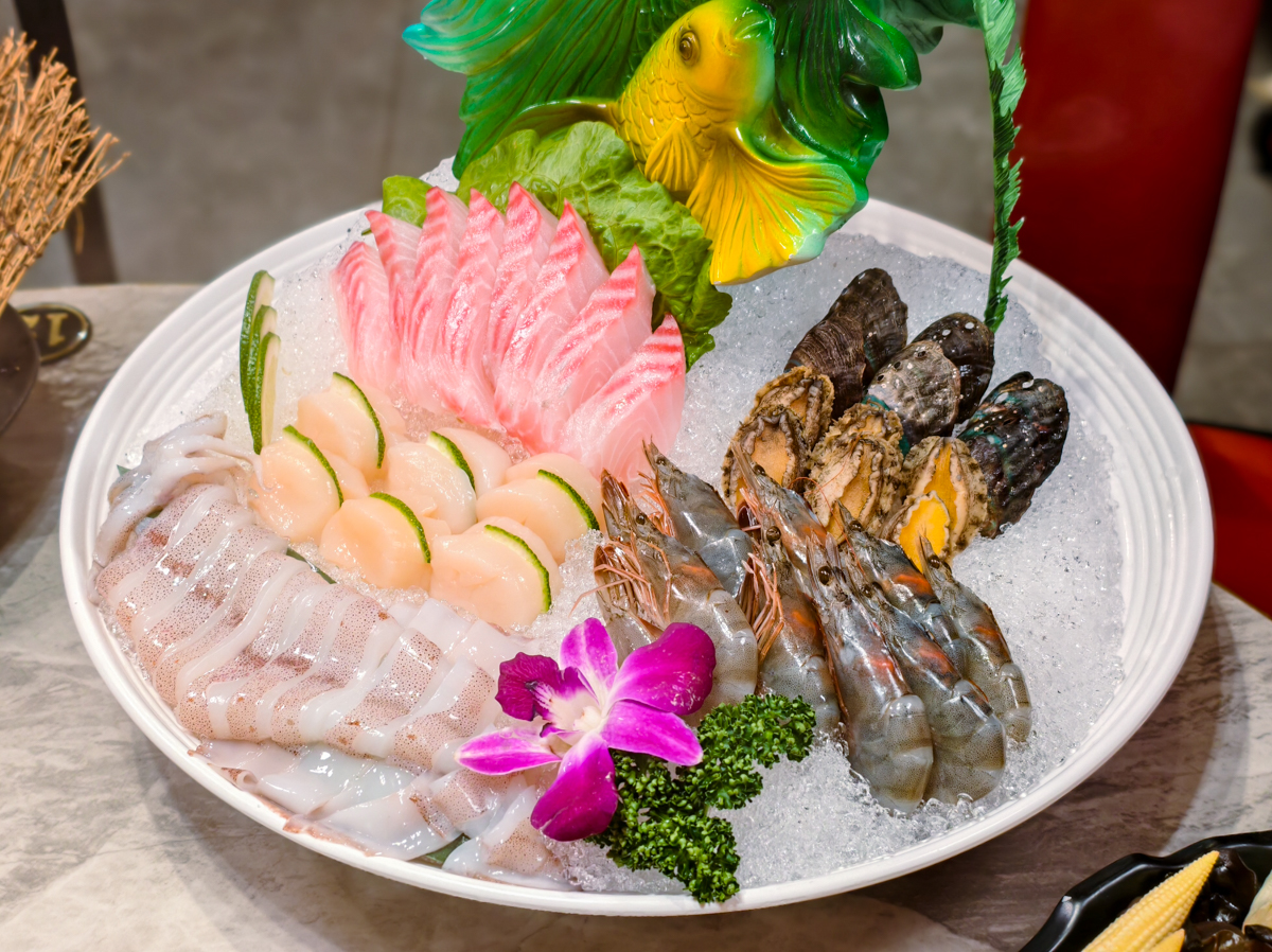 [高雄]湯王胡椒豬肚雞南屏店-高雄最強胡椒豬肚雞!熬煮8小時絕頂湯頭x必吃私房菜窩窩頭、臘味煲仔飯 @美食好芃友（芃芃）