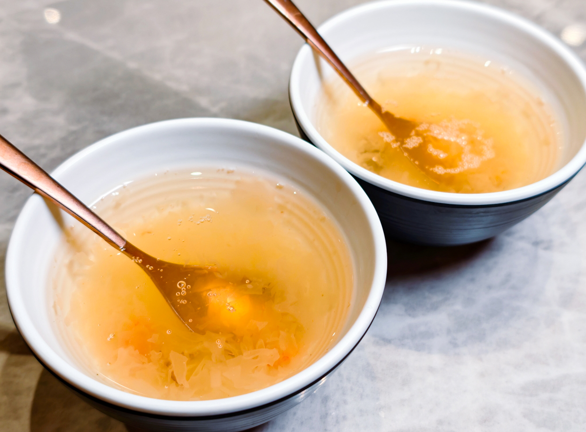 [高雄]湯王胡椒豬肚雞南屏店-高雄最強胡椒豬肚雞!熬煮8小時絕頂湯頭x必吃私房菜窩窩頭、臘味煲仔飯 @美食好芃友（芃芃）