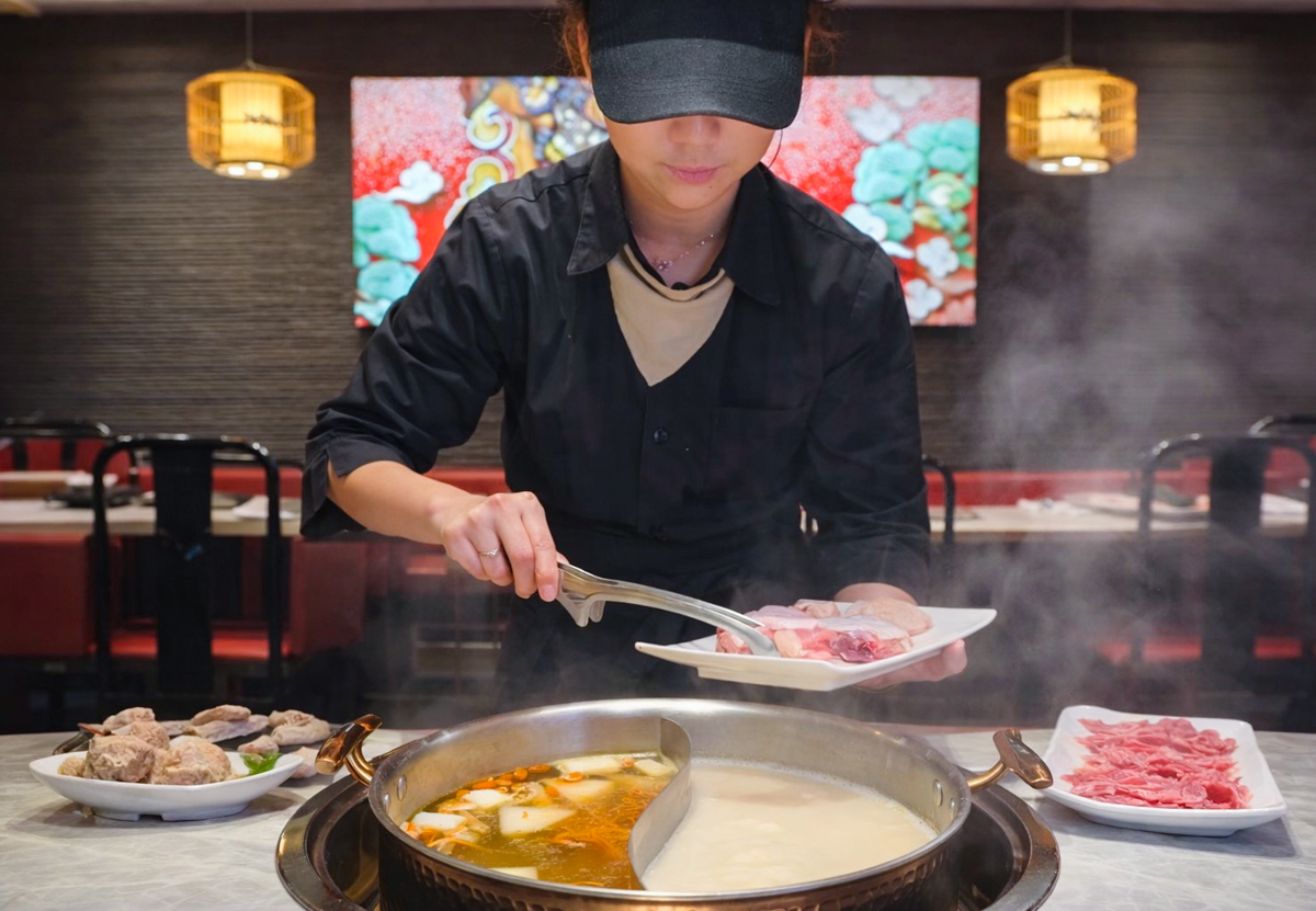 [高雄]湯王胡椒豬肚雞南屏店-高雄最強胡椒豬肚雞!熬煮8小時絕頂湯頭x必吃私房菜窩窩頭、臘味煲仔飯 @美食好芃友（芃芃）