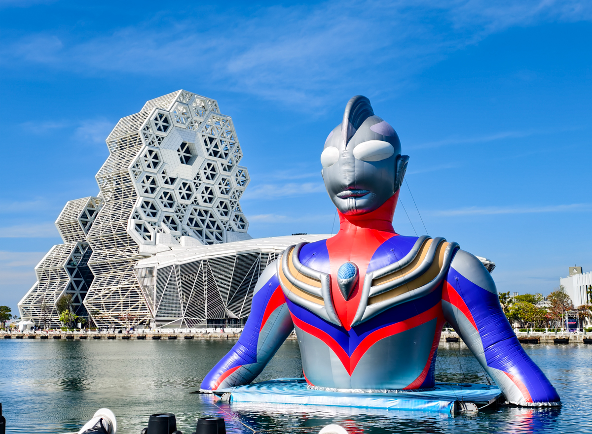 [北陸富山旅遊]星巴克咖啡(環水公園店)&ndash;世界最美星巴克 @美食好芃友（芃芃）