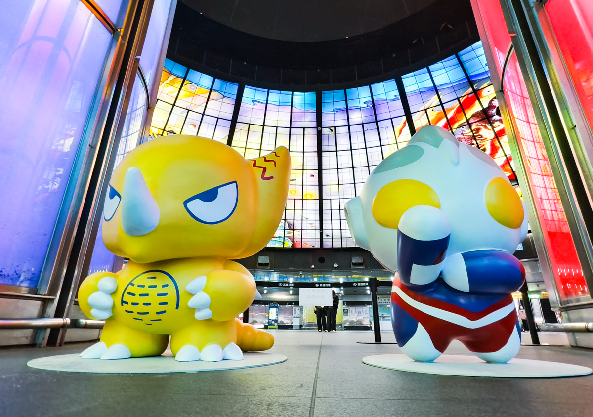 海陸超巨大「超人力霸王」降落!2026高雄冬日遊樂園嗨翻天~ @美食好芃友（芃芃）