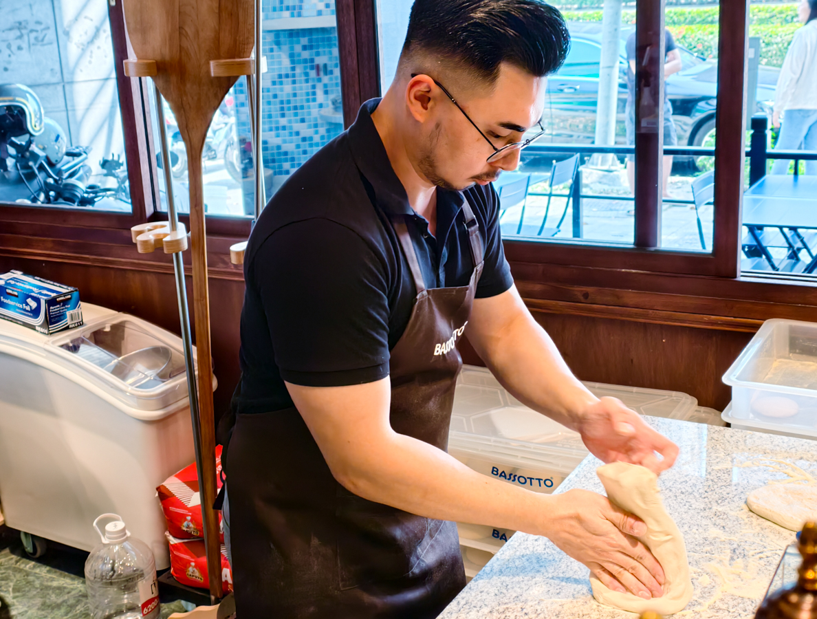 [高雄]巴索托拿坡里披薩-世界冠軍披薩職人全新高雄拿坡里披薩店!正統窯烤拿坡里披薩每種口味都好吃! @美食好芃友（芃芃）