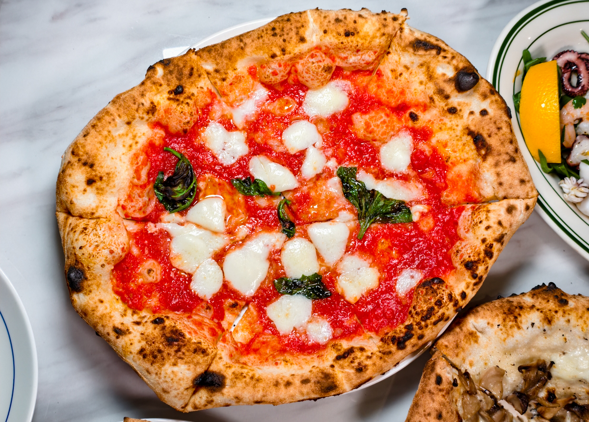 [高雄]巴索托拿坡里披薩-世界冠軍披薩職人全新高雄拿坡里披薩店!正統窯烤拿坡里披薩每種口味都好吃! @美食好芃友（芃芃）