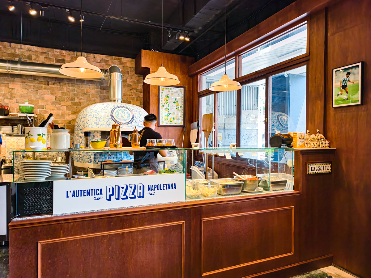 [高雄]巴索托拿坡里披薩-世界冠軍披薩職人全新高雄拿坡里披薩店!正統窯烤拿坡里披薩每種口味都好吃! @美食好芃友（芃芃）