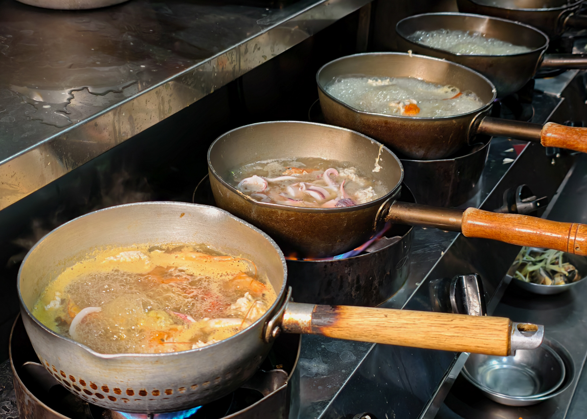 [高雄]鮮記螃蟹海產粥-最高CP值高雄螃蟹粥!滿滿蟹黃活體紅蟳粥500多元就能吃到~ @美食好芃友（芃芃）