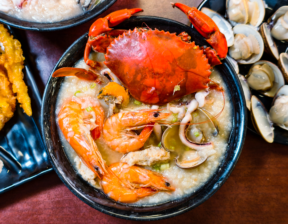 [高雄]鮮記螃蟹海產粥-最高CP值高雄螃蟹粥!滿滿蟹黃活體紅蟳粥500多元就能吃到~ @美食好芃友（芃芃）