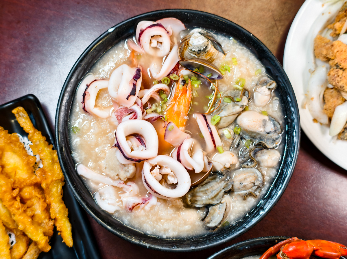 [高雄]鮮記螃蟹海產粥-最高CP值高雄螃蟹粥!滿滿蟹黃活體紅蟳粥500多元就能吃到~ @美食好芃友（芃芃）