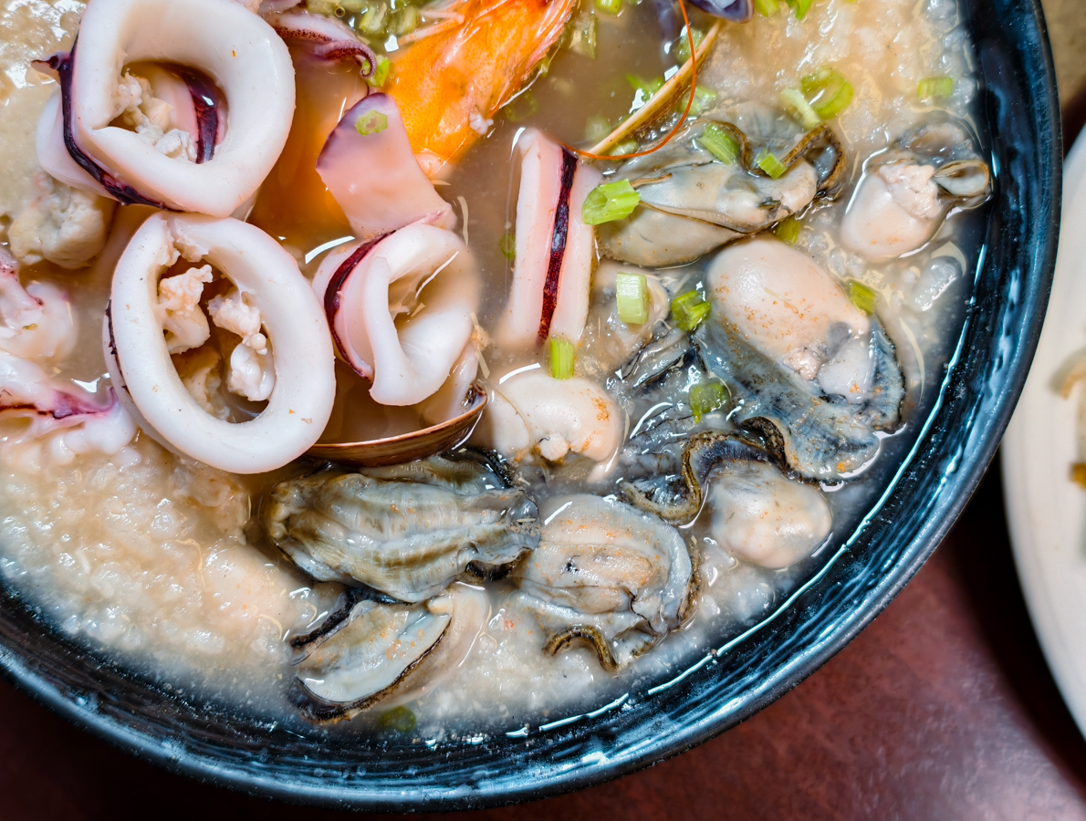 [高雄]鮮記螃蟹海產粥-最高CP值高雄螃蟹粥!滿滿蟹黃活體紅蟳粥500多元就能吃到~ @美食好芃友（芃芃）