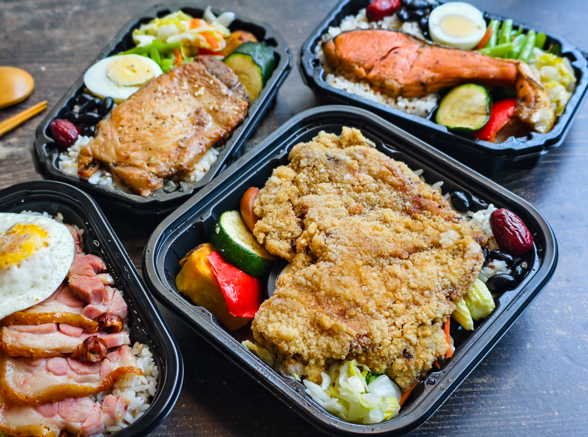 [高雄]大俠手路菜-楠梓德民黃昏市場必吃!現炒白菜滷x平價好吃麻油雞飯 @美食好芃友（芃芃）