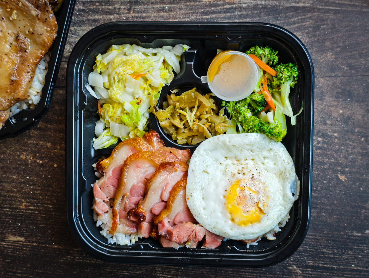 [高雄]大和食堂六合店-每日爆單高雄餐盒店!超大香雞排餐盒x蒸烤爐豐富蔬菜配菜 @美食好芃友（芃芃）